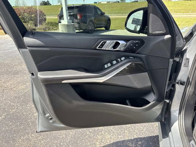 Used 2024 BMW X7 M60i w/ Executive Package image 19