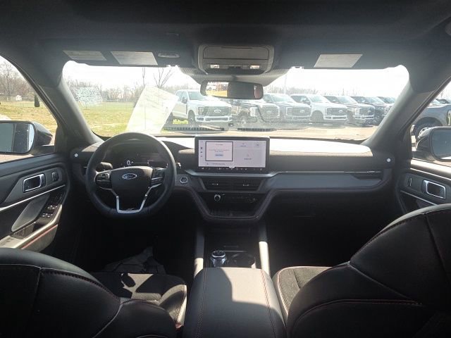 Certified 2025 Ford Explorer ST image 21