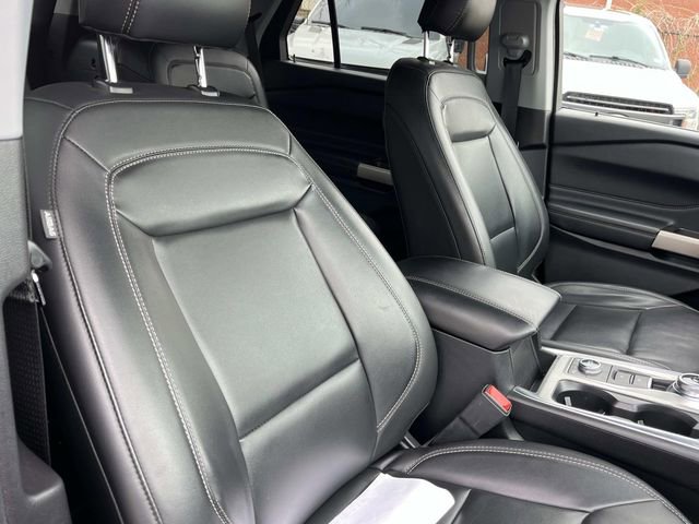Certified 2022 Ford Explorer XLT w/ Equipment Group 202A image 26