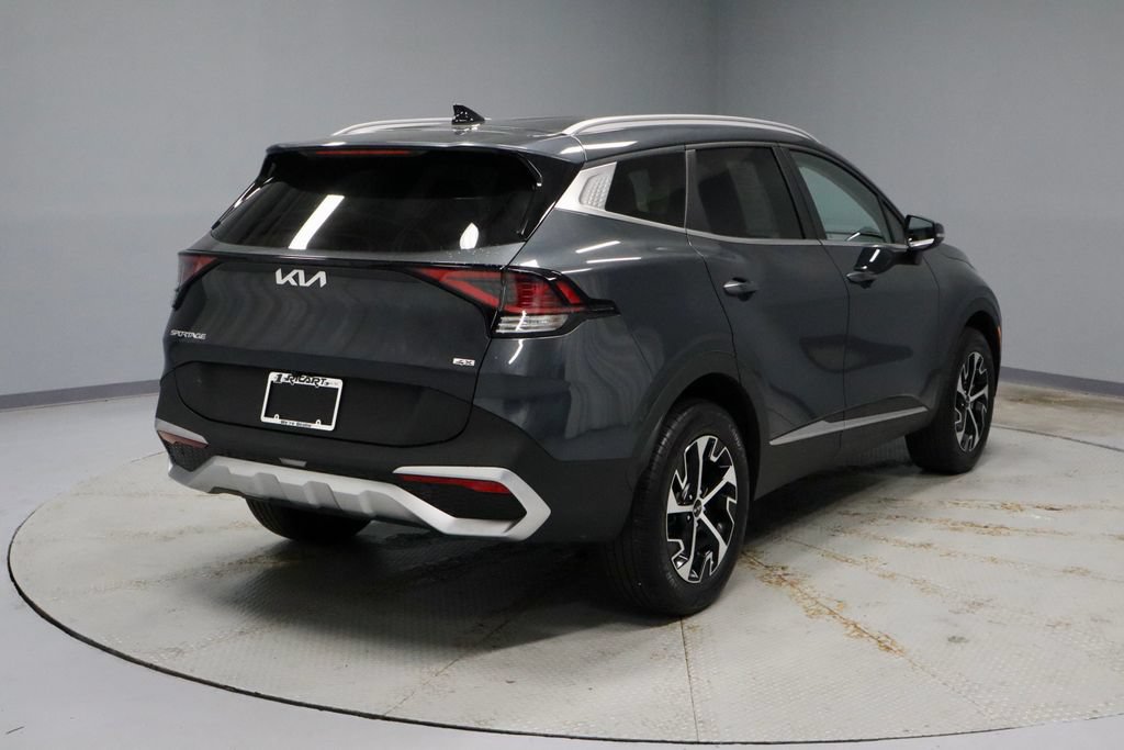 Used 2025 Kia Sportage EX AWD/4WD image 12
