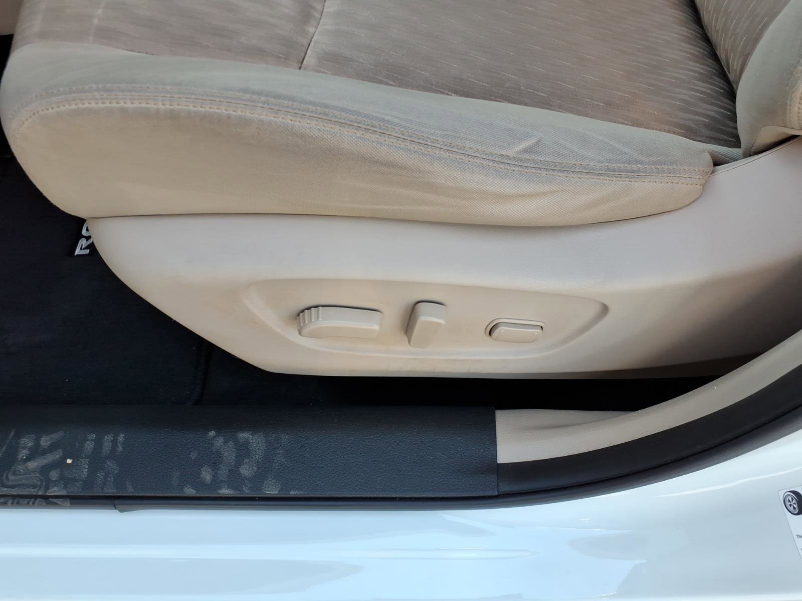 Used 2020 Nissan Rogue SV w/ Sun & Sound Touring Package FWD image 13
