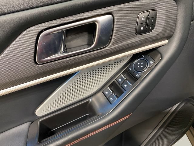 Certified 2025 Ford Explorer ST AWD/4WD image 13