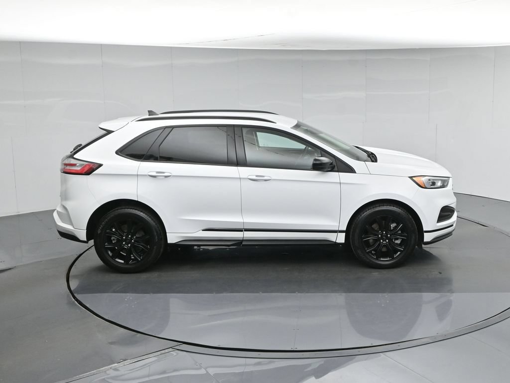 Certified 2022 Ford Edge SE w/ Black Appearance Package AWD/4WD image 40