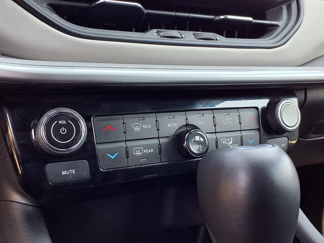 Used 2025 Jeep Compass Limited image 16