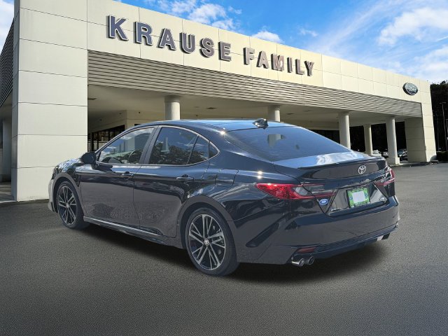 Used 2025 Toyota Camry XSE FWD image 6