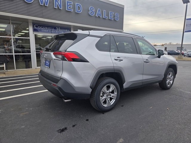 Used 2024 Toyota RAV4 XLE image 5
