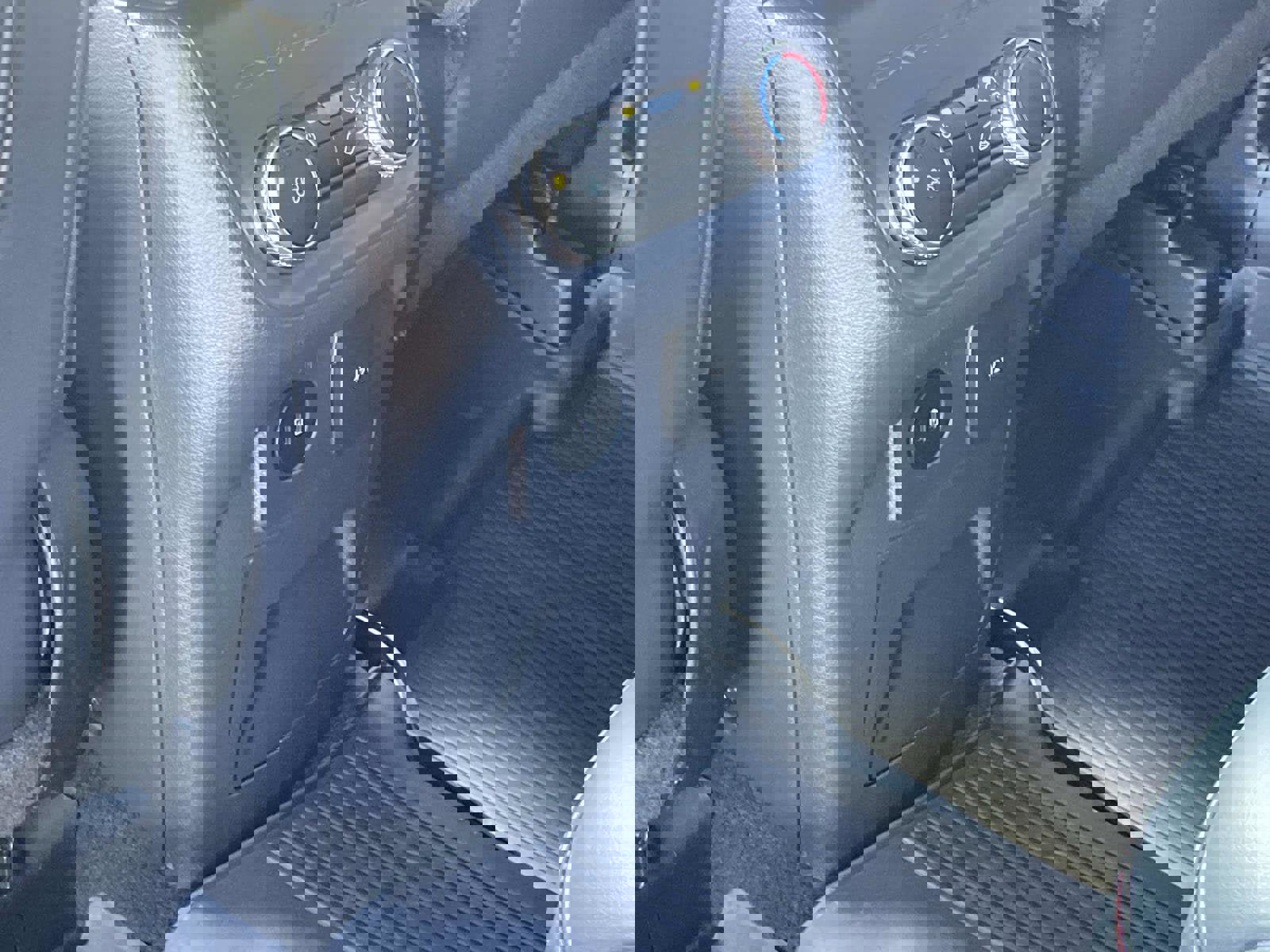 Certified 2025 Ford Explorer ST-Line image 13