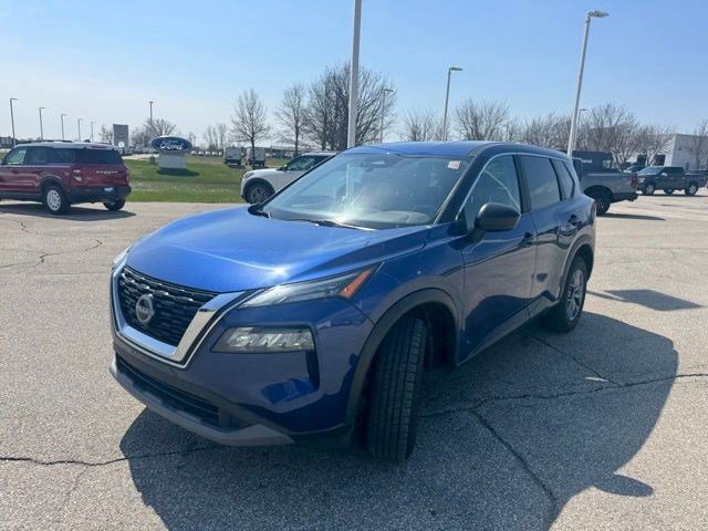 Used 2023 Nissan Rogue S AWD/4WD image 3