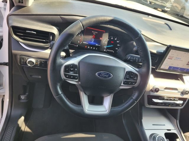 Certified 2022 Ford Explorer XLT image 30