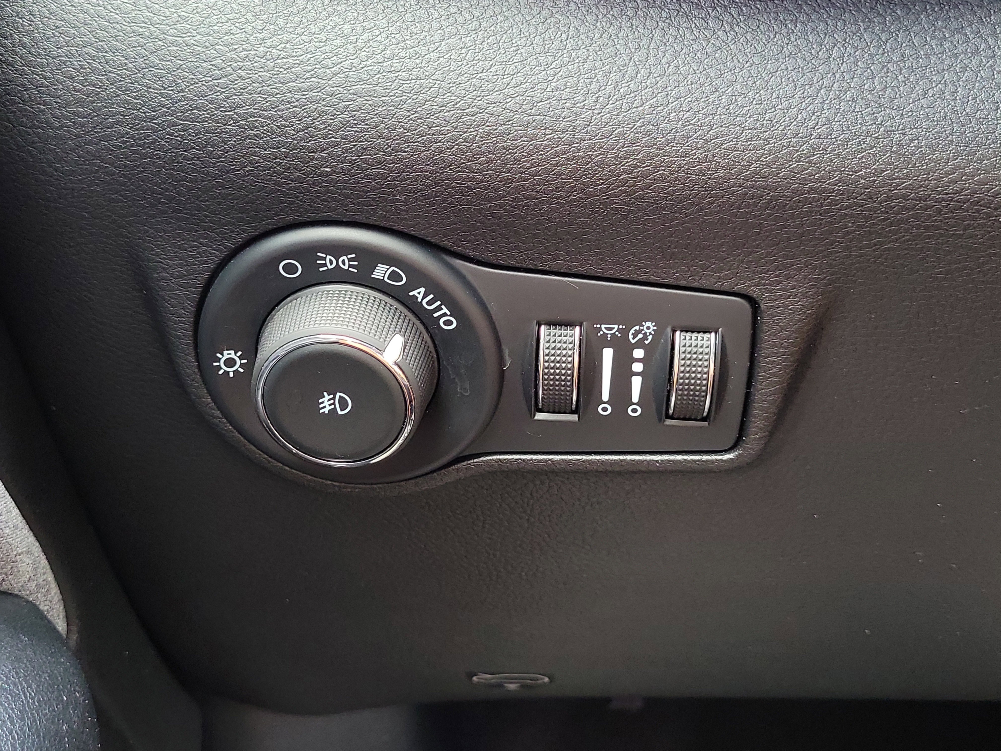 Used 2024 Jeep Compass Latitude AWD/4WD image 29
