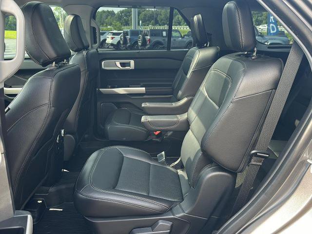 Certified 2022 Ford Explorer Limited w/ Equipment Group 301A AWD/4WD image 38