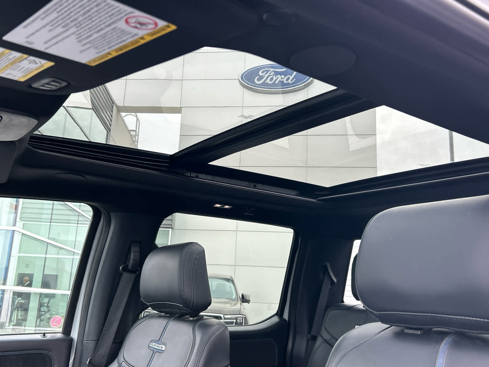 Certified 2025 Ford F350 Platinum w/ FX4 Off-Road Package image 44