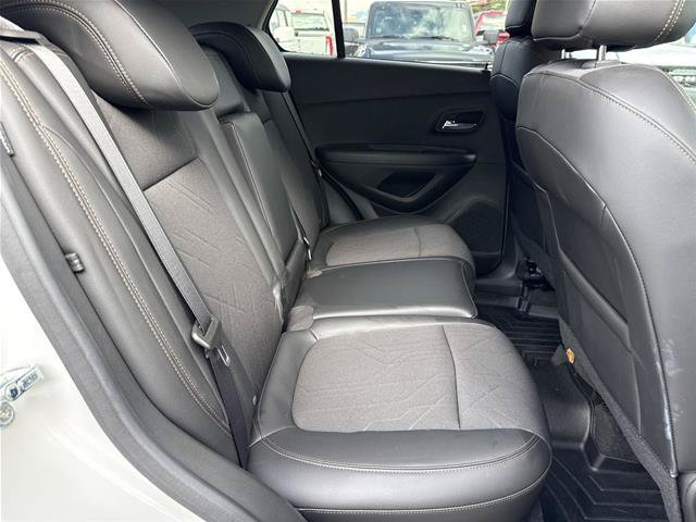 Used 2022 Chevrolet Trax LT w/ LT Convenience Package AWD/4WD image 20