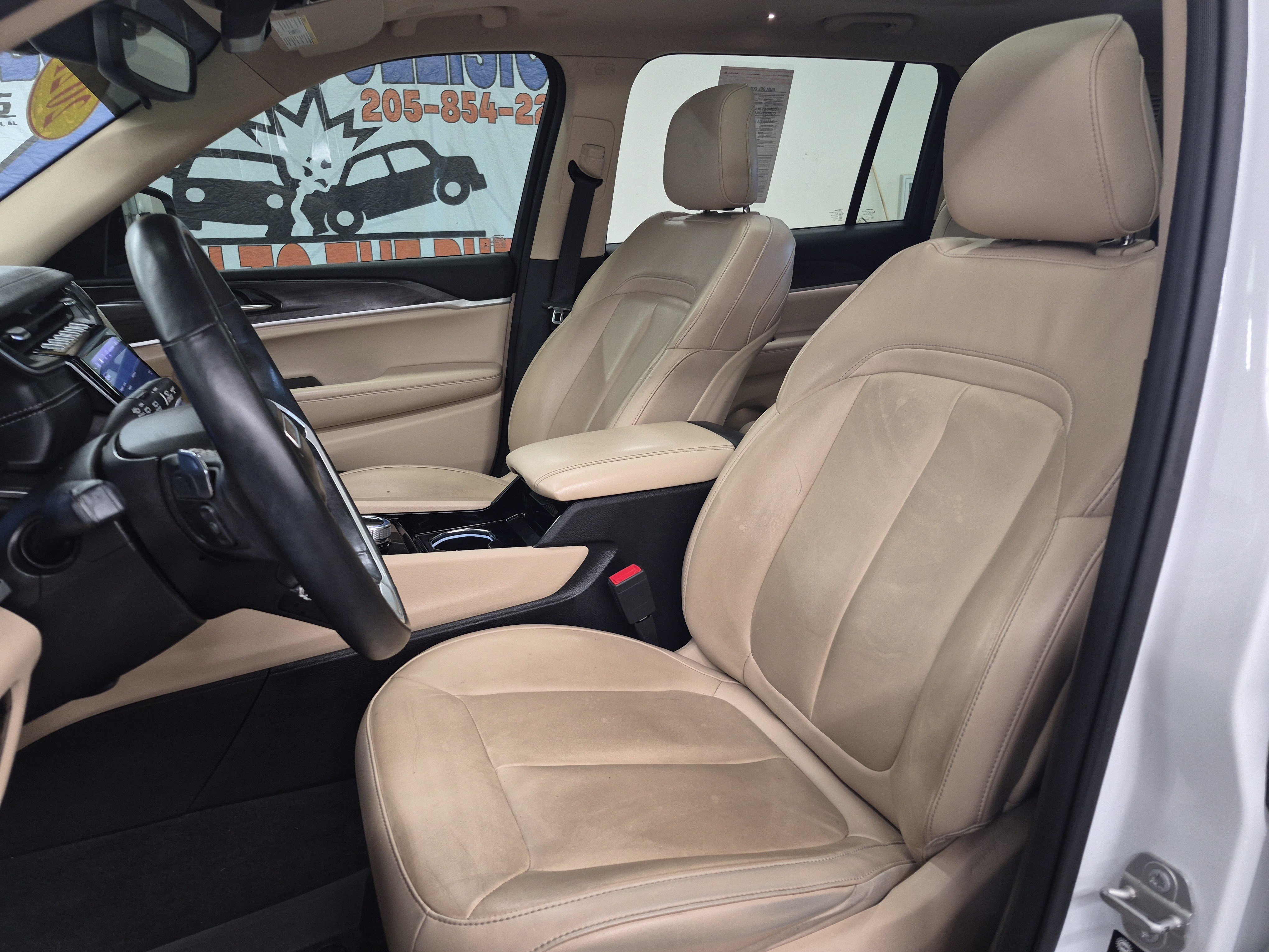 Used 2021 Jeep Grand Cherokee L Limited AWD/4WD image 11