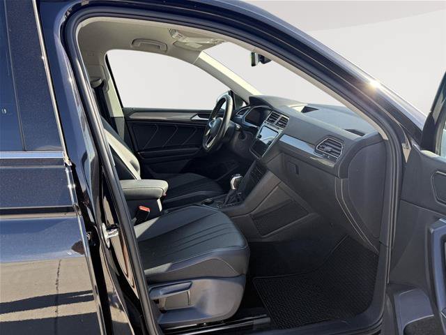 Used 2022 Volkswagen Tiguan SE AWD/4WD image 13