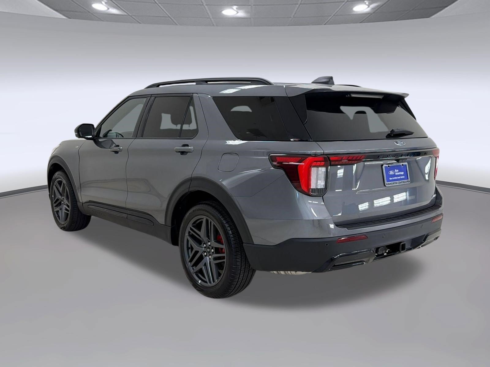 Certified 2025 Ford Explorer ST-Line w/ ST-Line Street Pack AWD/4WD image 3