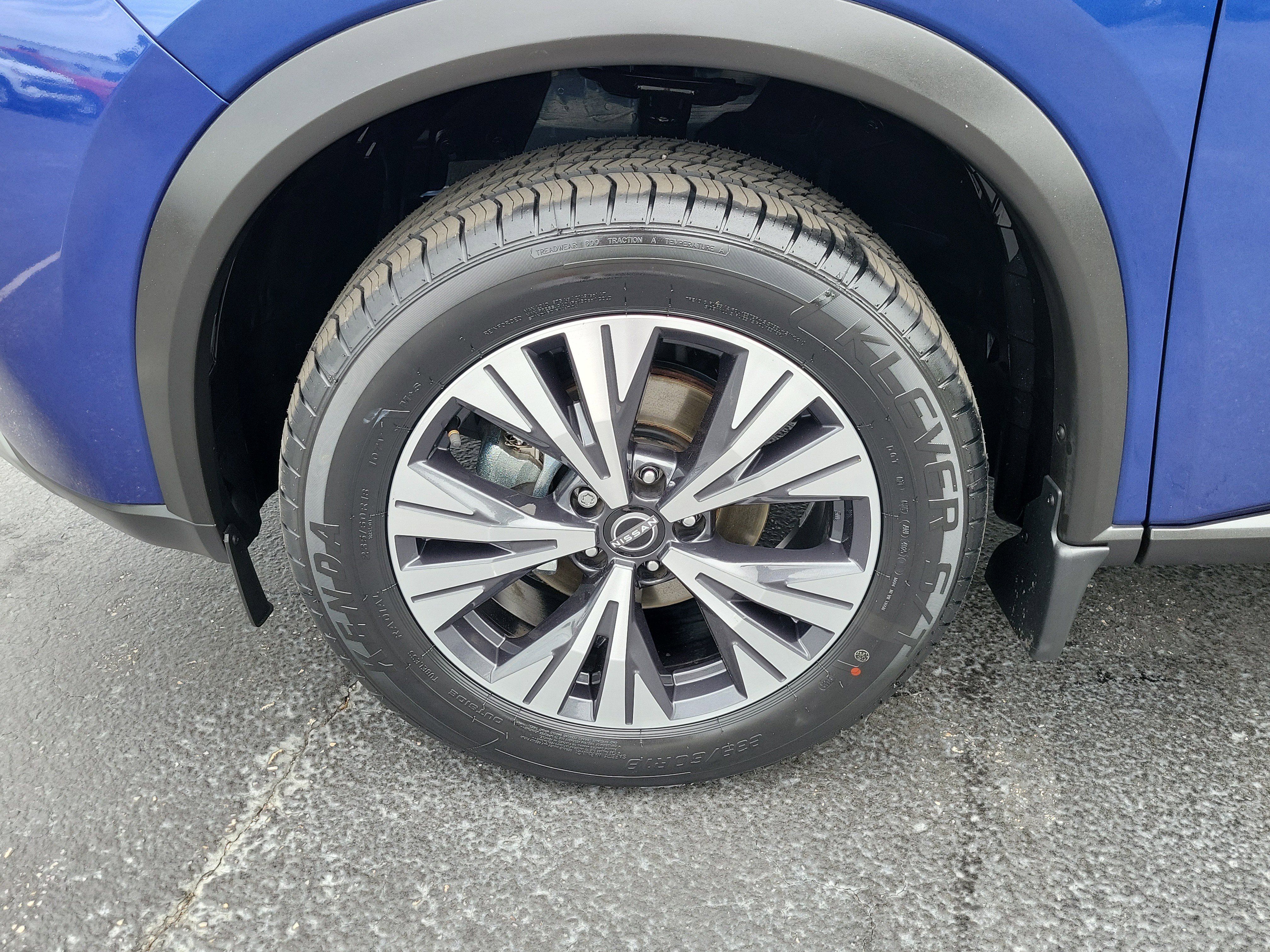 Used 2023 Nissan Rogue SV FWD image 5
