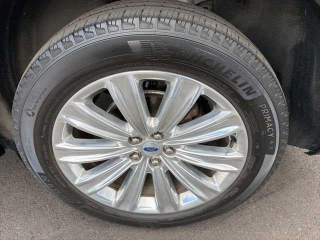 Certified 2022 Ford Explorer Limited w/ Limited Technology Package AWD/4WD image 12