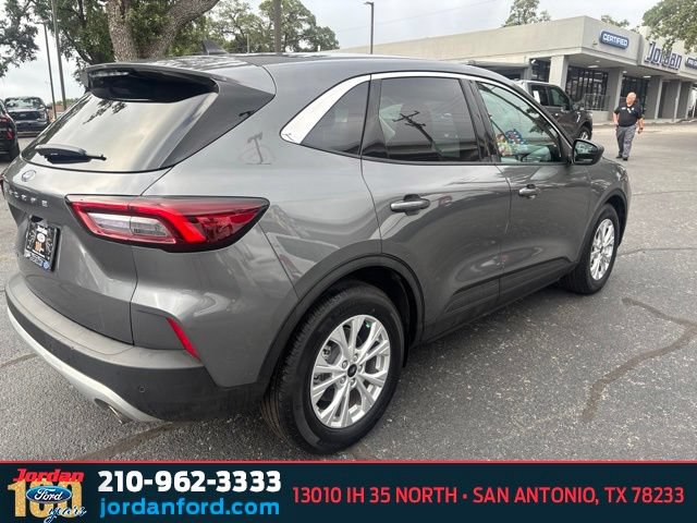 Certified 2023 Ford Escape Active w/ Tech Pack #1 FWD image 7