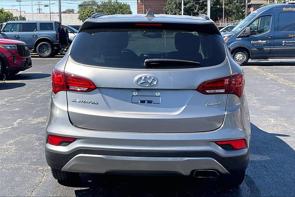 Used 2017 Hyundai Santa Fe Sport FWD image 3