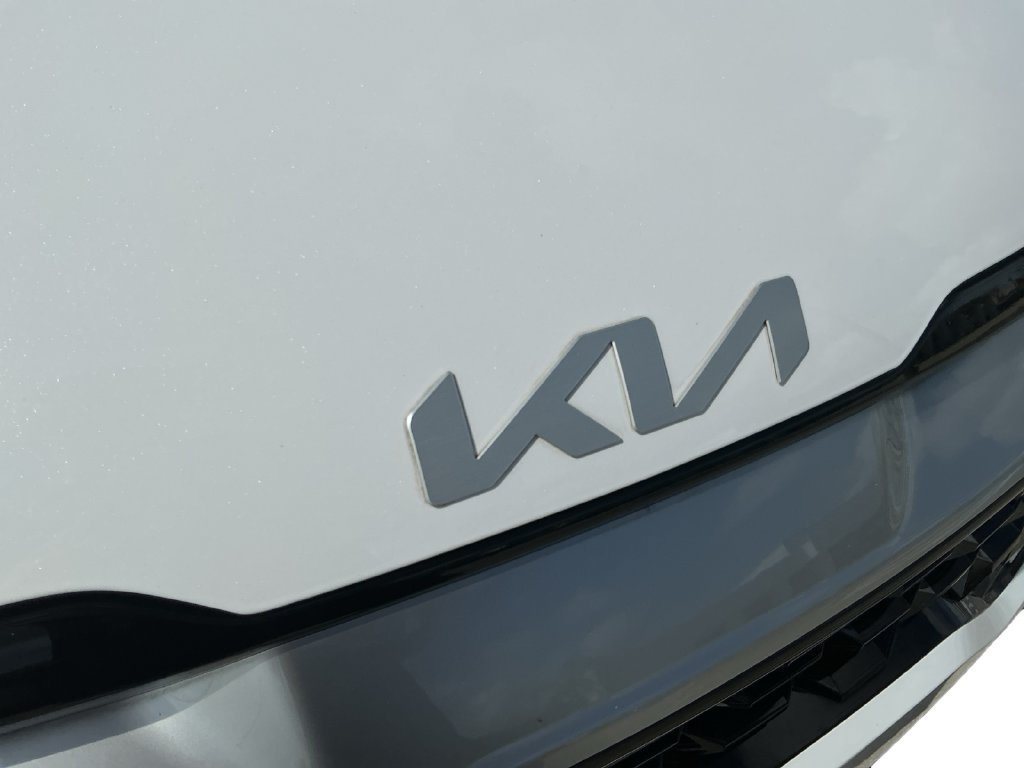 Used 2024 Kia Sportage EX FWD image 12