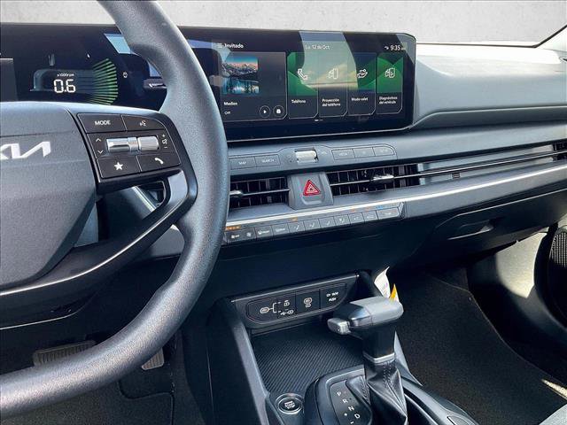 Used 2025 Kia K4 FWD image 6