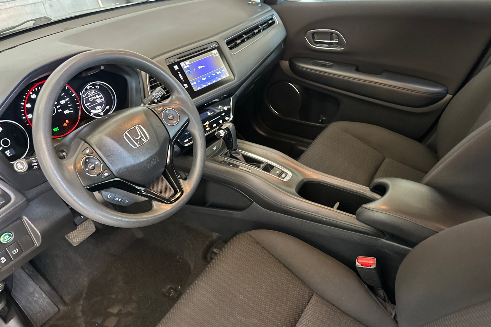 Used 2017 Honda HR-V EX image 9