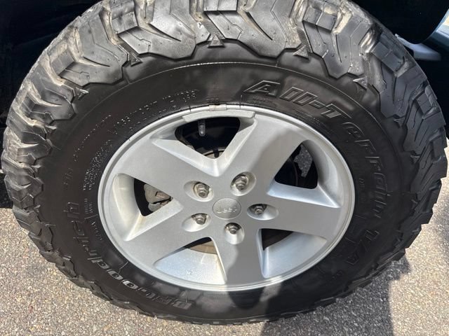 Used 2017 Jeep Wrangler Sport w/ Quick Order Package 24S AWD/4WD image 14