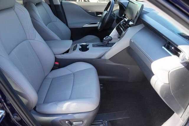 Used 2021 Toyota Venza Limited image 18