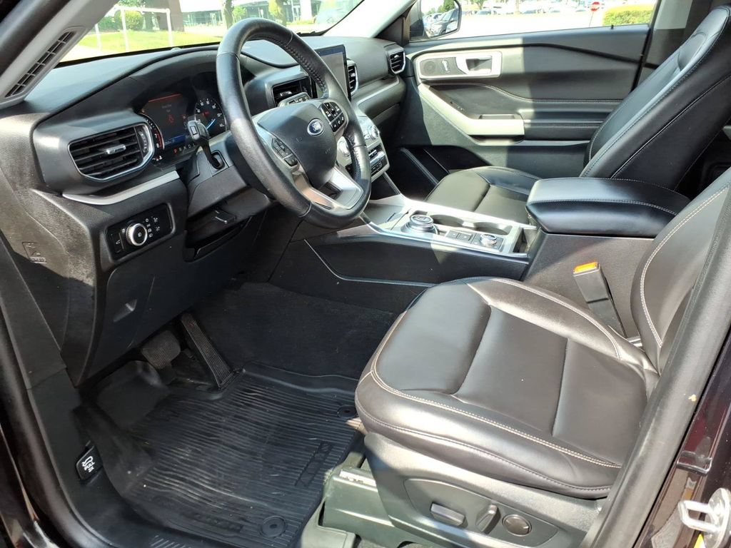 Certified 2023 Ford Explorer XLT w/ Equipment Group 202A AWD/4WD image 10