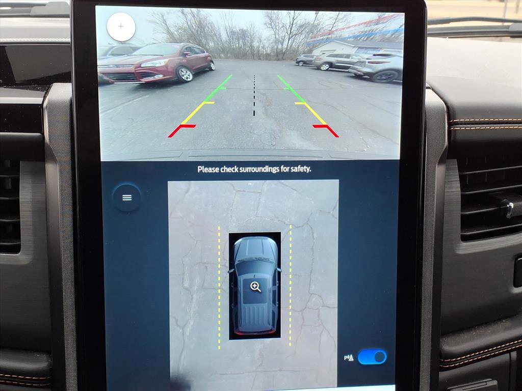 Certified 2023 Ford Expedition Platinum image 16