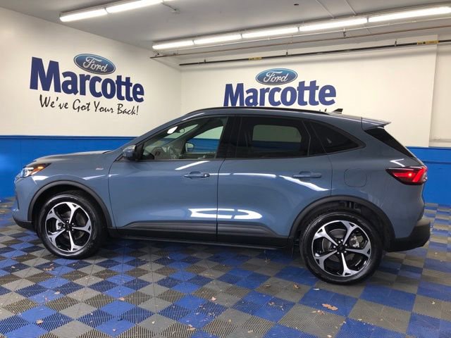 Certified 2025 Ford Escape ST-Line Elite image 2