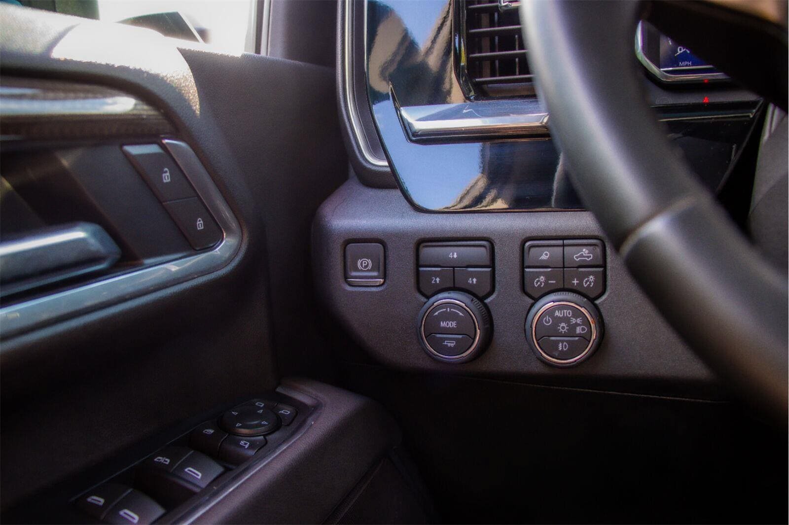 Used 2025 Chevrolet Silverado 2500 LT w/ Trail Boss Package AWD/4WD image 19