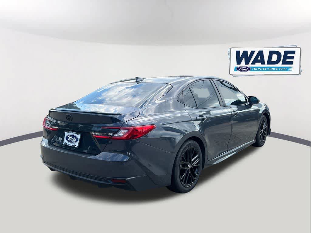 Used 2025 Toyota Camry SE w/ Convenience Package FWD image 5