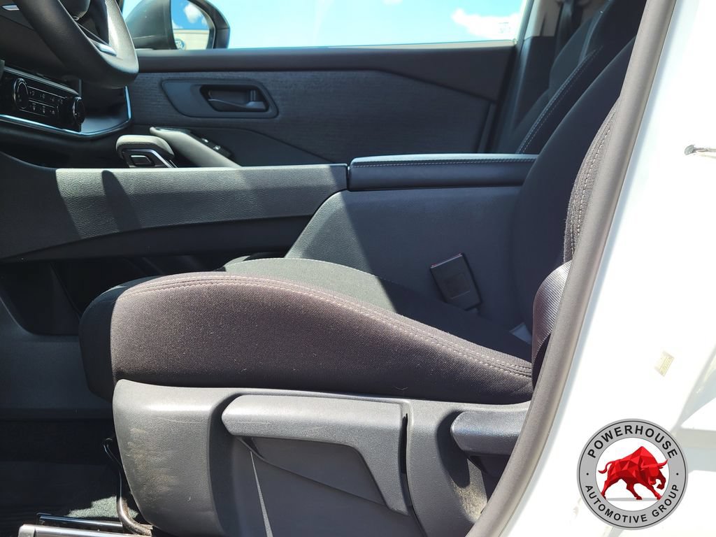Used 2023 Nissan Rogue S FWD image 23