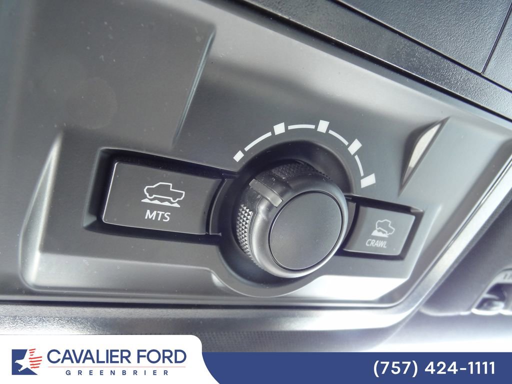 Used 2023 Toyota Tacoma TRD Off-Road w/ Technology Package AWD/4WD image 17
