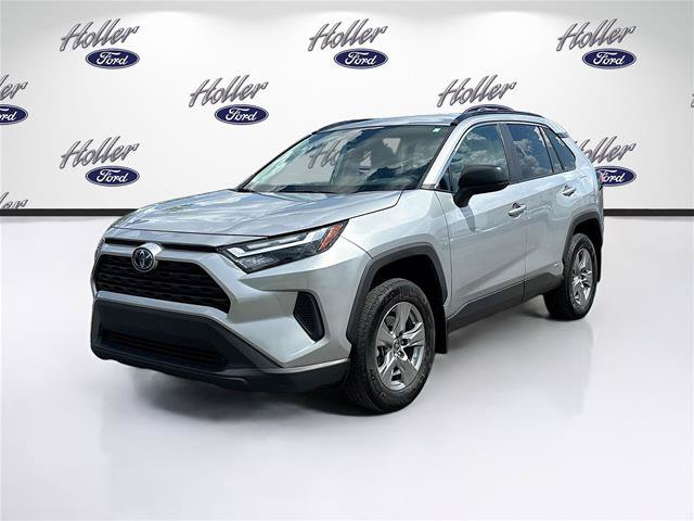 Used 2024 Toyota RAV4 LE AWD/4WD image 3
