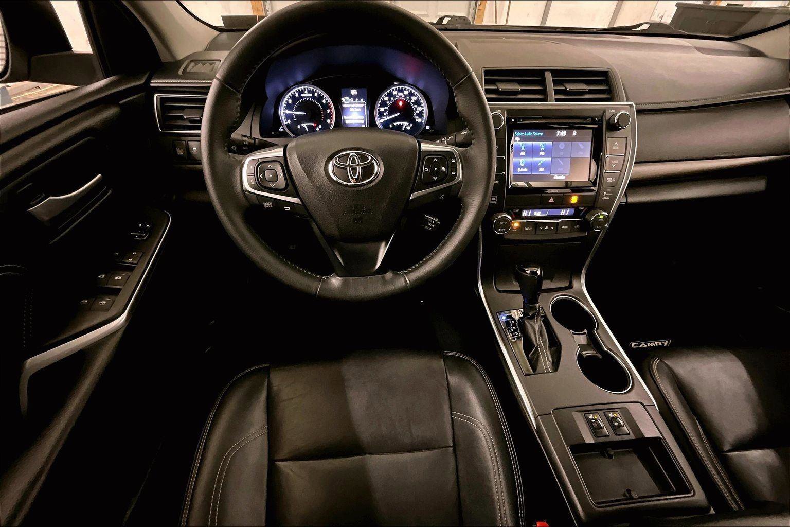 Used 2017 Toyota Camry XLE w/ Moonroof Package image 5