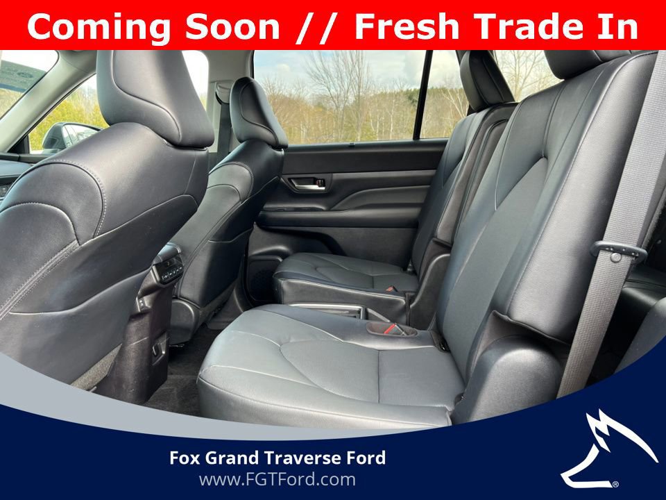 Used 2025 Toyota Grand Highlander AWD image 10