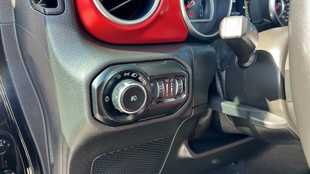 Used 2021 Jeep Wrangler Unlimited Rubicon AWD/4WD image 14