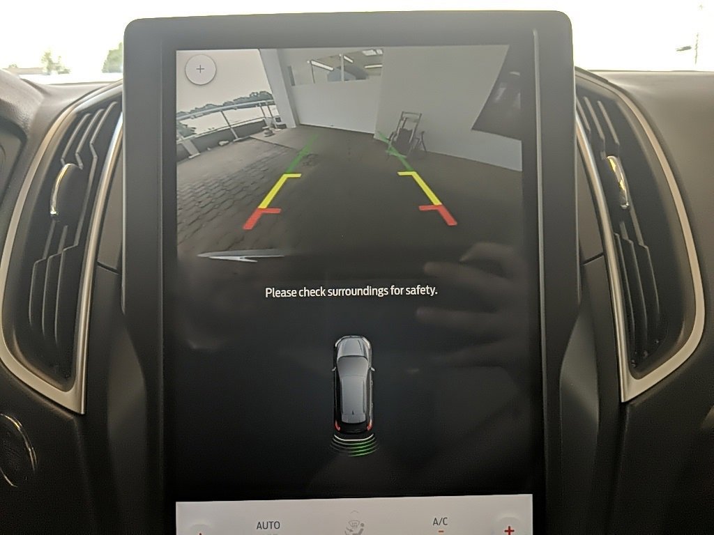 Certified 2023 Ford Edge SEL image 16