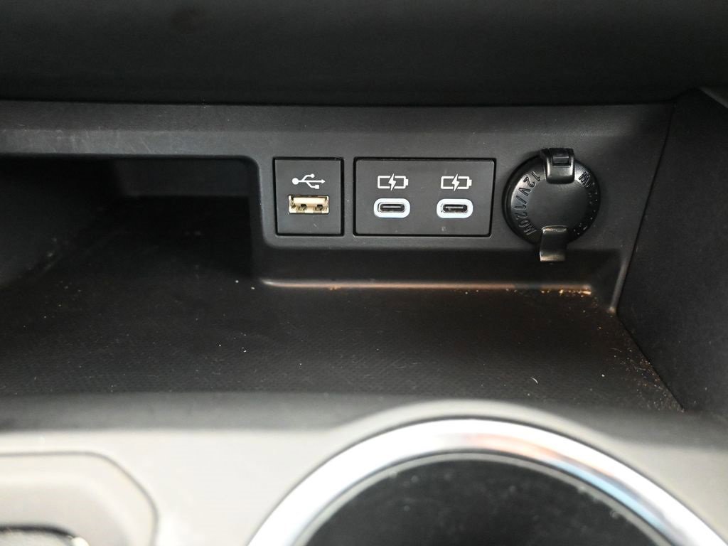 Used 2023 Toyota Highlander L image 30