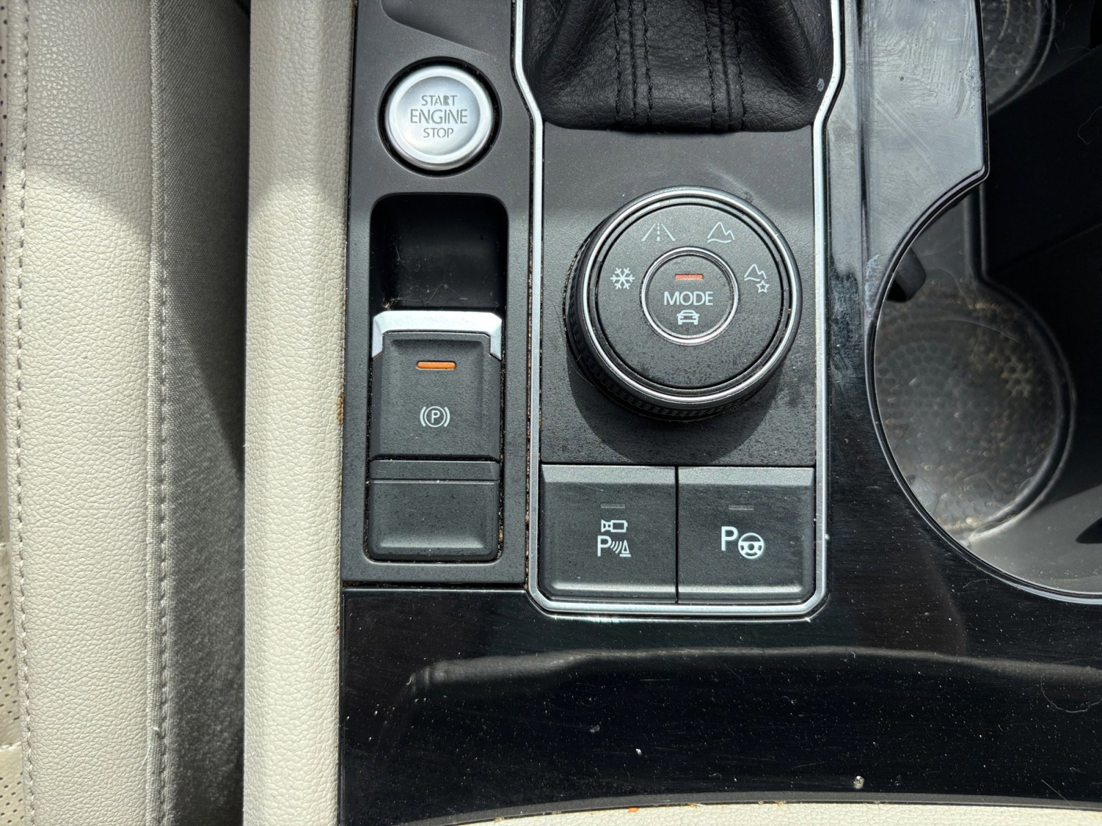 Used 2019 Volkswagen Atlas SEL Premium AWD/4WD image 28