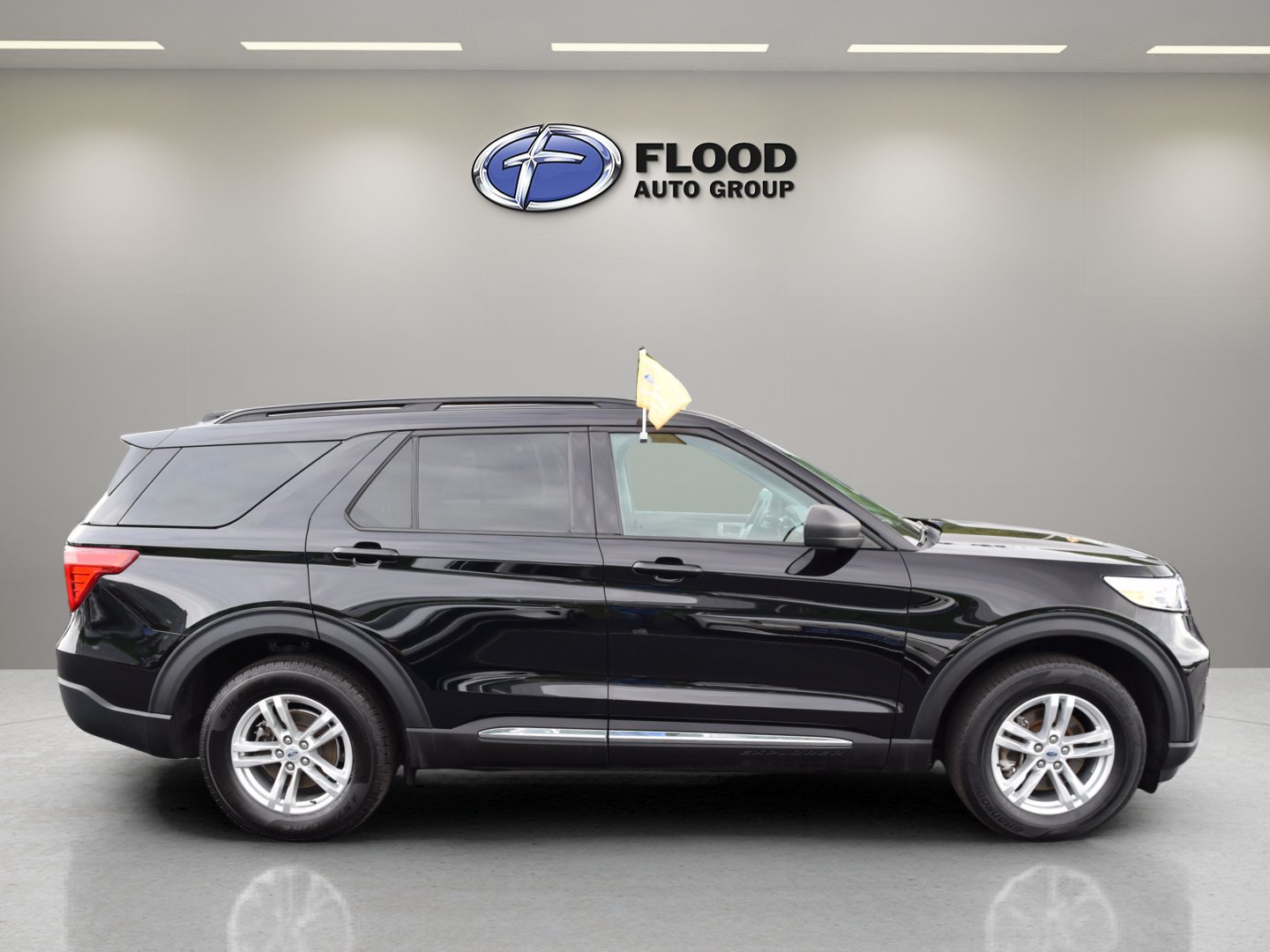 Certified 2023 Ford Explorer XLT AWD/4WD image 3