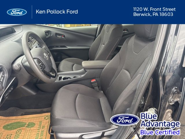 Used 2022 Toyota Prius LE image 16