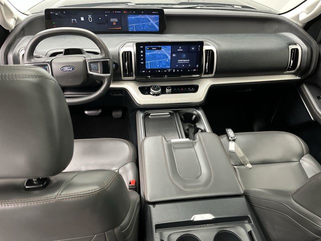 Certified 2025 Ford Expedition Active AWD/4WD image 4