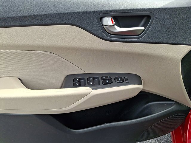 Used 2022 Hyundai Accent SE FWD image 13
