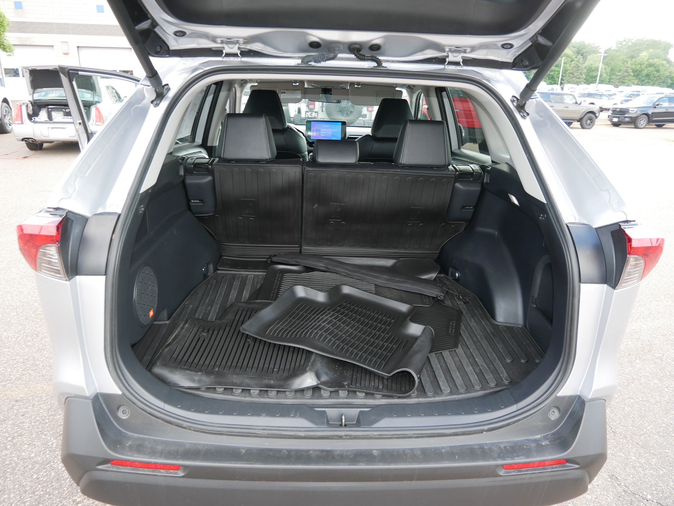 Used 2024 Toyota RAV4 XLE Premium w/ Weather Package AWD/4WD image 18