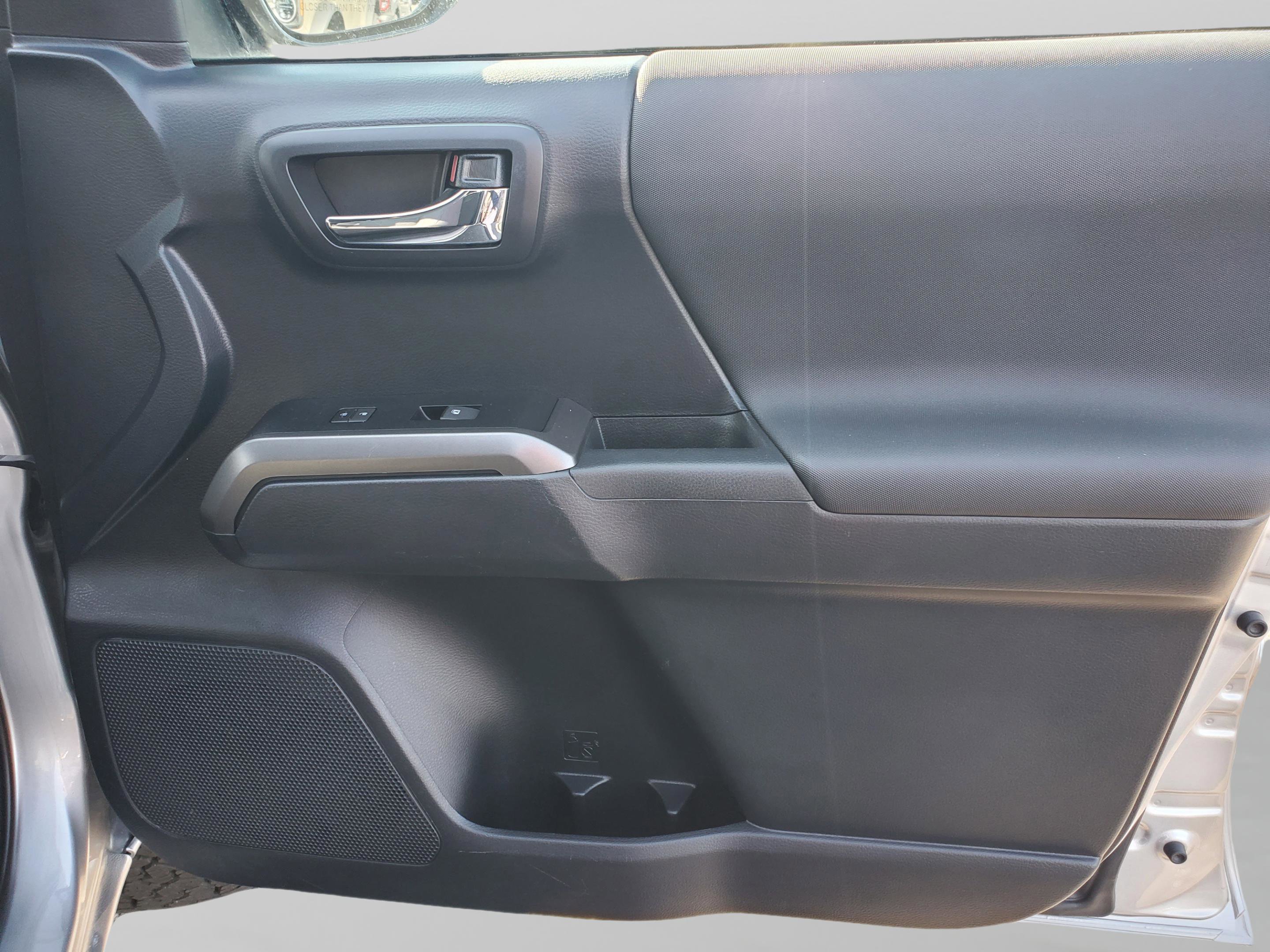 Used 2019 Toyota Tacoma TRD Sport w/ Technology Package AWD/4WD image 27