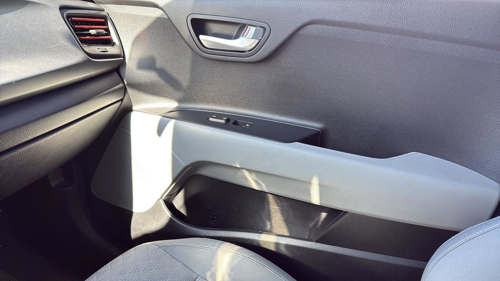 Used 2022 Kia Rio S image 24